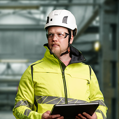 Kimmo Väänänen, BUSINESS DIVISION MANAGER SERVICES